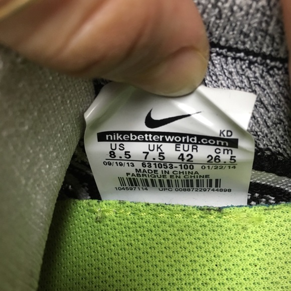 Nike’s - Picture 4 of 4